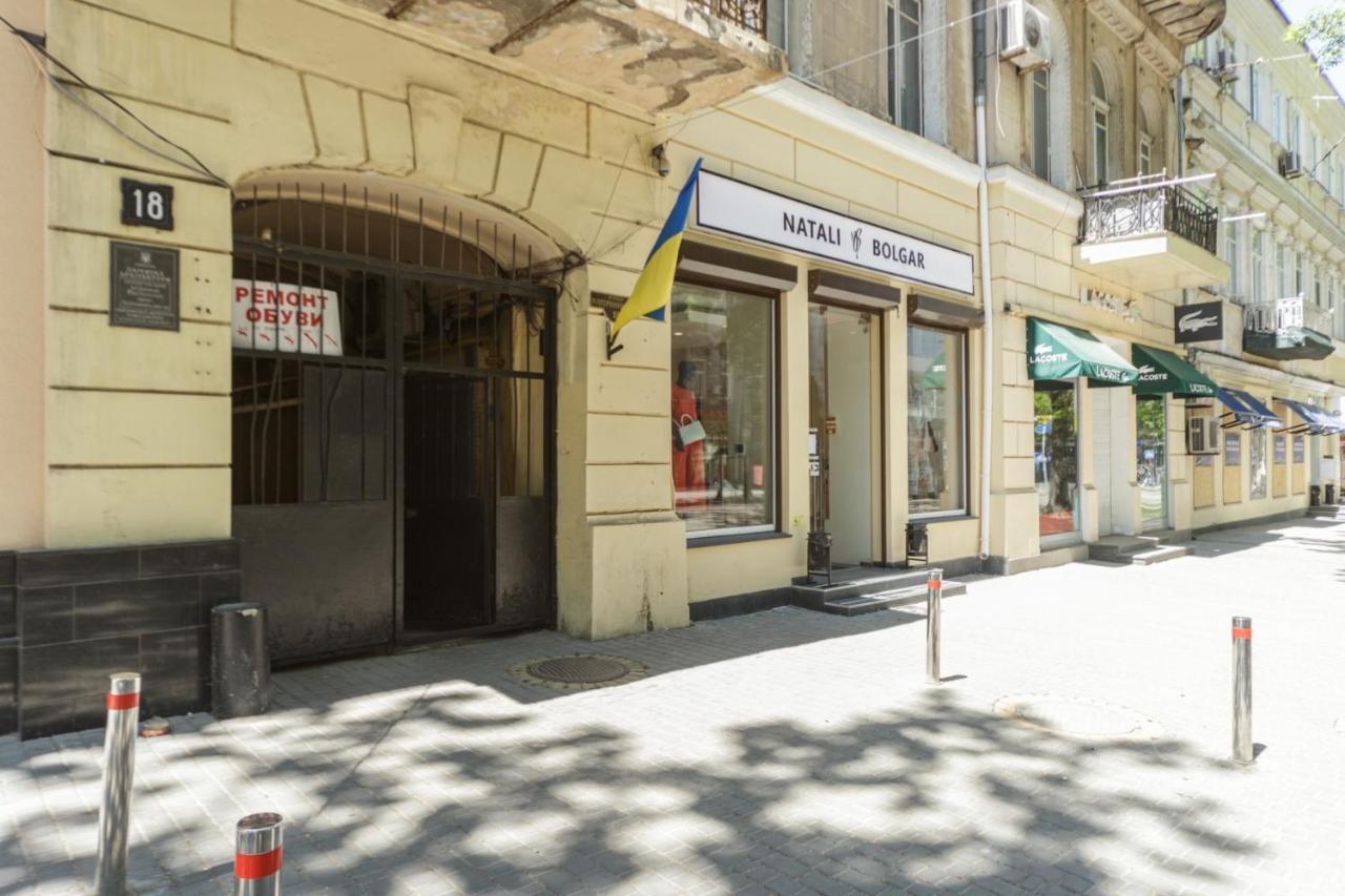 Comfortable Apartment In The Very Center Of Odessa Esterno foto